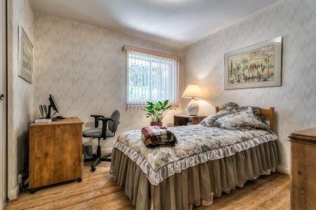 10 Tinder Cres, House detached with 4 bedrooms, 2 bathrooms and 3 parking in Toronto ON | Image 15