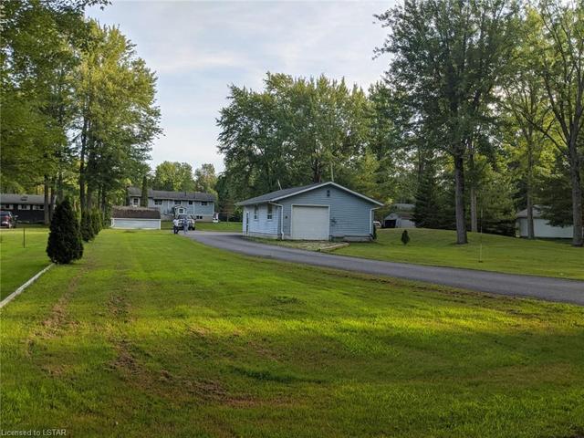 1004 Bagley Road, House detached with 2 bedrooms, 2 bathrooms and null parking in Gravenhurst ON | Image 3