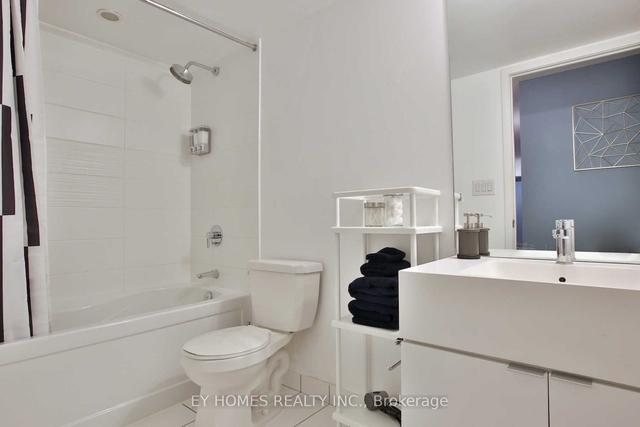 932 - 21 Iceboat Terr, Condo with 1 bedrooms, 1 bathrooms and 0 parking in Toronto ON | Image 13