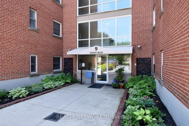 402 - 9 Grant Blvd, Condo with 2 bedrooms, 1 bathrooms and 1 parking in Hamilton ON | Image 12