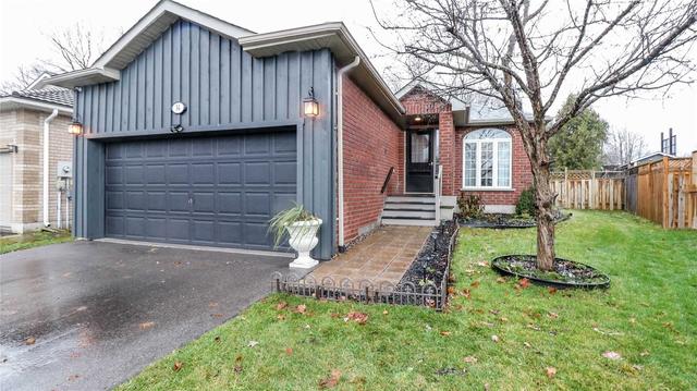 34 Brighton Rd, House detached with 3 bedrooms, 3 bathrooms and 4 parking in Barrie ON | Card Image