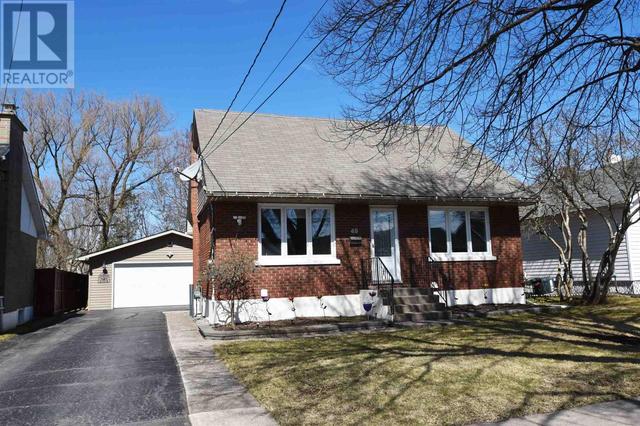 49 Grandview Ave, House detached with 3 bedrooms, 3 bathrooms and null parking in Sault Ste. Marie ON | Image 1
