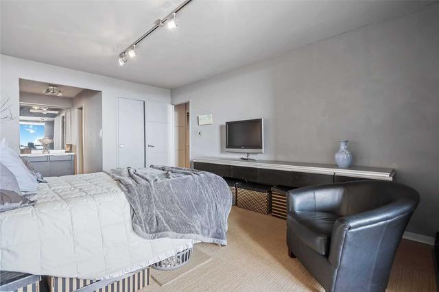2201 - 135 Antibes Dr, Condo with 2 bedrooms, 2 bathrooms and 1 parking in Toronto ON | Image 13