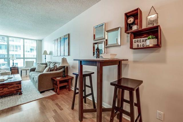 820 - 230 Queens Quay W, Condo with 1 bedrooms, 1 bathrooms and 1 parking in Toronto ON | Image 19