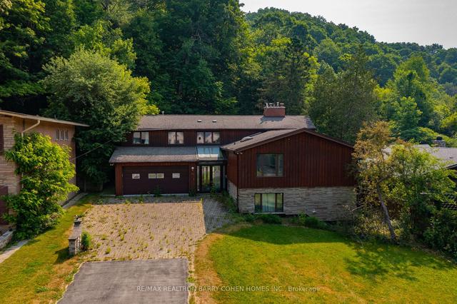 34 Green Valley Rd, House detached with 3 bedrooms, 4 bathrooms and 14 parking in Toronto ON | Image 5
