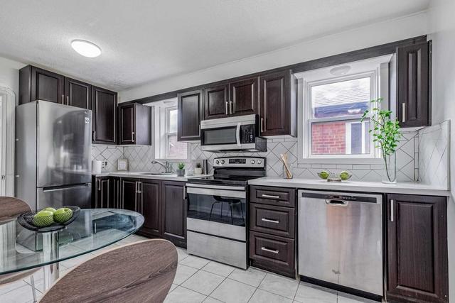 1792 Keele St, House detached with 2 bedrooms, 2 bathrooms and 3 parking in Toronto ON | Image 5