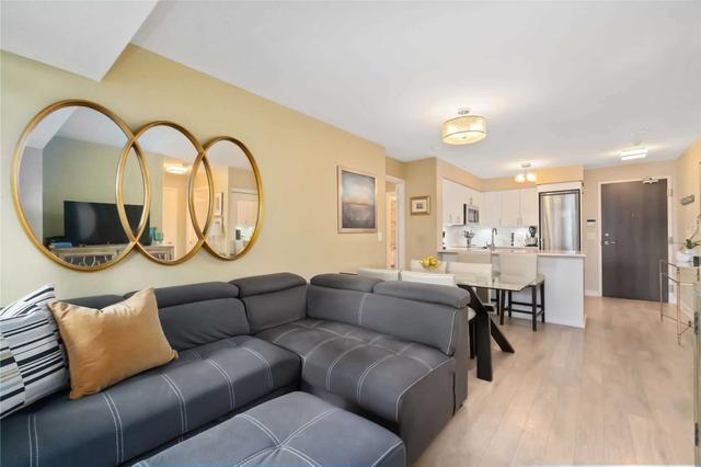 201 - 1 Michael Power Pl, Condo with 2 bedrooms, 2 bathrooms and 1 parking in Toronto ON | Image 3