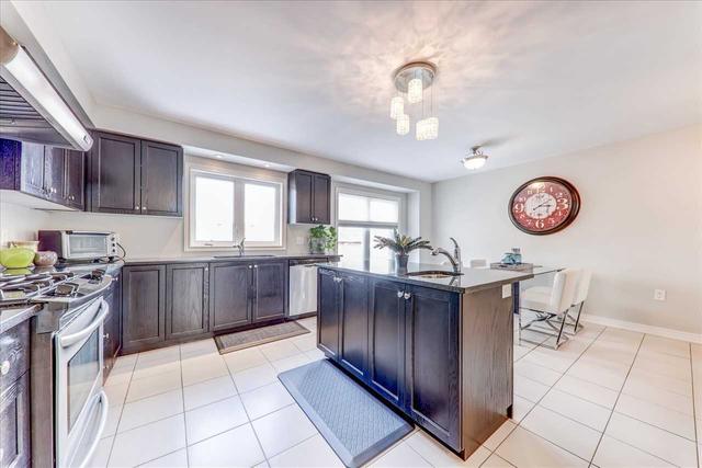 4 Pringdale Gardens Circ, House attached with 4 bedrooms, 4 bathrooms and 2 parking in Toronto ON | Image 9