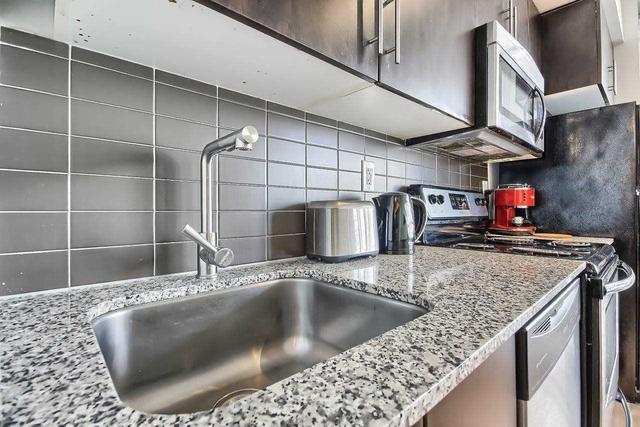 1106 - 65 Bremner Blvd, Condo with 1 bedrooms, 1 bathrooms and 0 parking in Toronto ON | Image 5