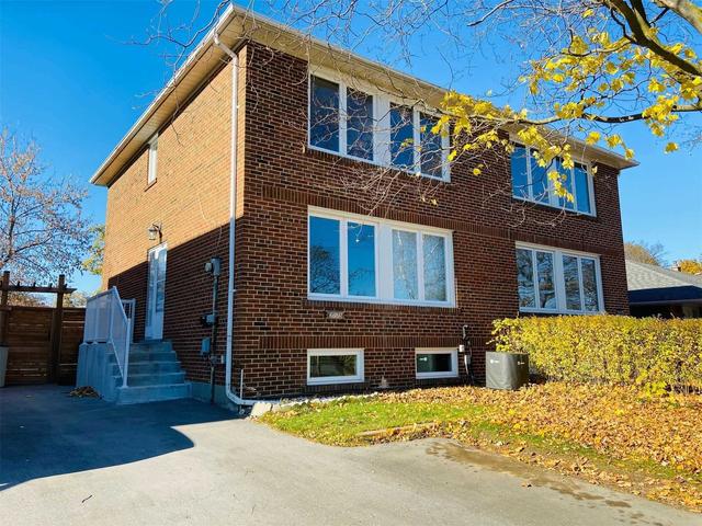 2175 Wiseman Crt, House semidetached with 4 bedrooms, 2 bathrooms and 3 parking in Mississauga ON | Image 1