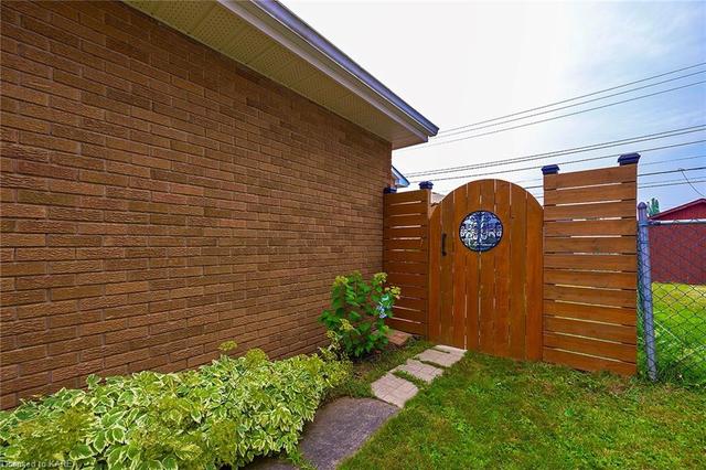 118 Smithfield Crescent, House detached with 4 bedrooms, 2 bathrooms and 3 parking in Kingston ON | Image 31