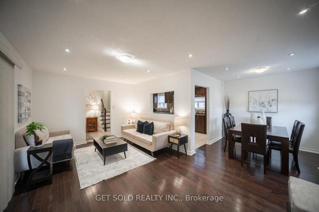 23 Humheller Rd, House detached with 4 bedrooms, 3 bathrooms and 4 parking in Toronto ON | Image 36