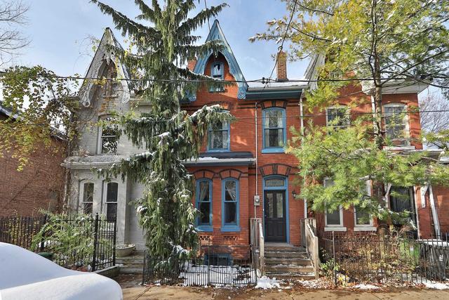 220 Ontario St, House attached with 3 bedrooms, 2 bathrooms and 1 parking in Toronto ON | Image 1