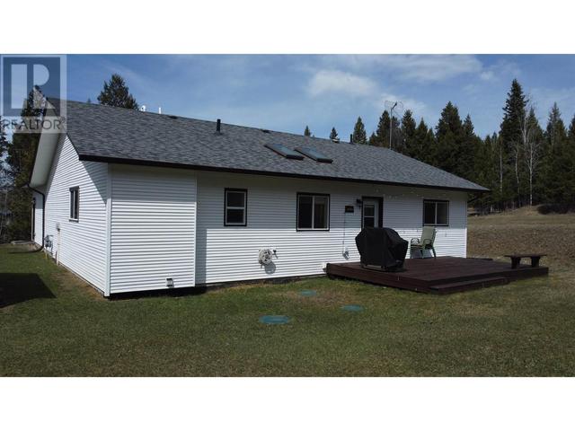 4985 Block Drive, House detached with 3 bedrooms, 2 bathrooms and null parking in Cariboo G BC | Image 8