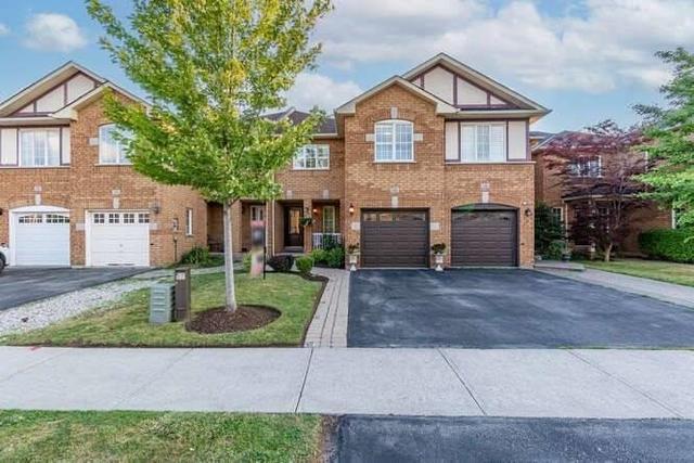 2346 Newcastle Cres, House attached with 3 bedrooms, 3 bathrooms and 2 parking in Oakville ON | Image 35