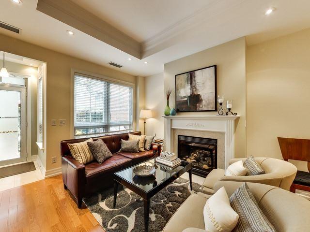 th4 - 21 Burkebrook Pl, Townhouse with 3 bedrooms, 3 bathrooms and 2 parking in Toronto ON | Image 2