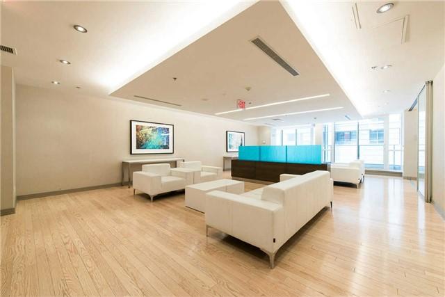 1004 - 126 Simcoe St, Condo with 2 bedrooms, 2 bathrooms and 1 parking in Toronto ON | Image 13