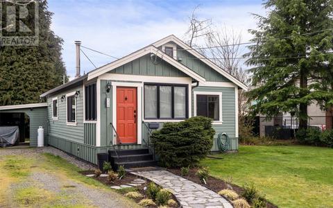 720 Watson St, House detached with 3 bedrooms, 1 bathrooms and 2 parking in Duncan BC | Card Image