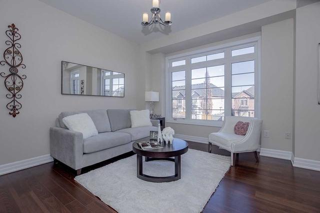 [th47] - 39 Beverley Glen Blvd, Townhouse with 3 bedrooms, 4 bathrooms and 2 parking in Vaughan ON | Image 5