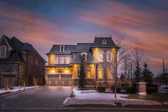121 Annsleywood Crt, House detached with 4 bedrooms, 7 bathrooms and 9 parking in Vaughan ON | Image 1