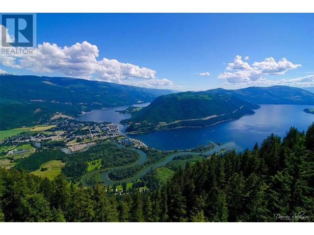 1413 Silver Sands Road, House detached with 3 bedrooms, 2 bathrooms and 1 parking in Sicamous BC | Image 53