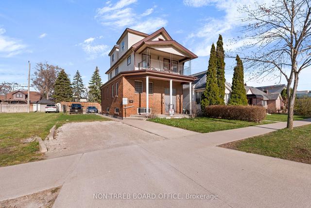 528 California Ave, House detached with 6 bedrooms, 3 bathrooms and 7 parking in Windsor ON | Image 23