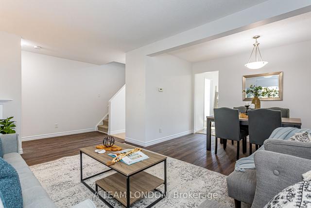 56 - 35 Waterman Ave, Townhouse with 3 bedrooms, 2 bathrooms and 1 parking in London ON | Image 3