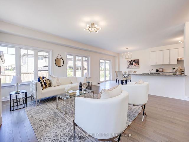 102 Mac Campbell Way, House detached with 4 bedrooms, 4 bathrooms and 4 parking in Bradford West Gwillimbury ON | Image 2