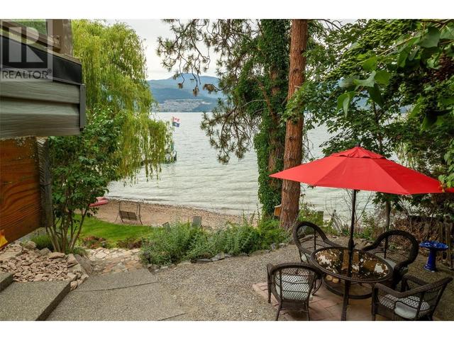 17130 Coral Beach Road, House detached with 3 bedrooms, 2 bathrooms and 3 parking in Lake Country BC | Image 34