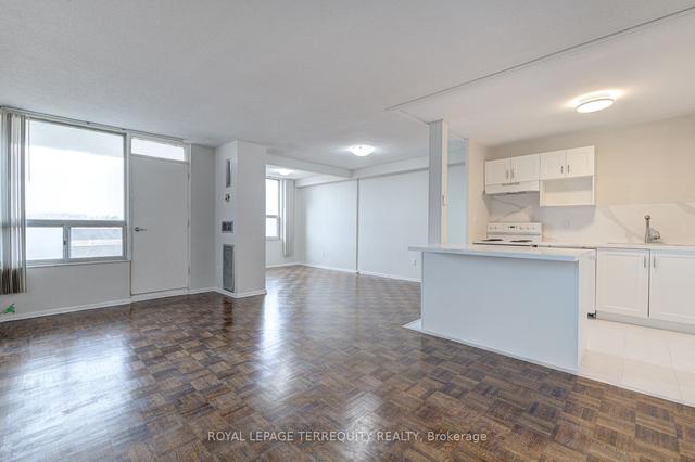 802 - 20 Edgecliff Gfwy, Condo with 2 bedrooms, 1 bathrooms and 1 parking in Toronto ON | Image 15