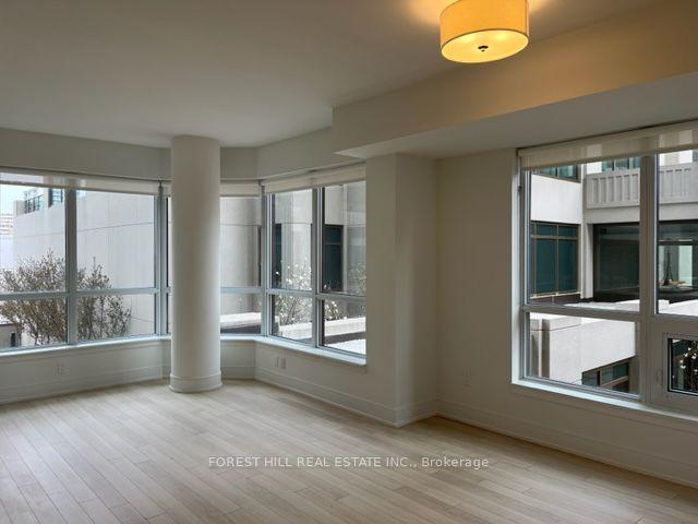 202 - 310 Tweedsmuir Ave, Condo with 2 bedrooms, 1 bathrooms and 1 parking in Toronto ON | Image 3