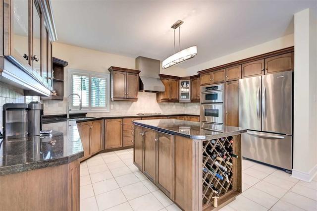 77 Naughton Dr, House detached with 4 bedrooms, 5 bathrooms and 11 parking in Richmond Hill ON | Image 2