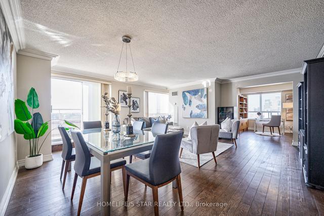 905 - 2 Clairtrell Rd, Condo with 3 bedrooms, 2 bathrooms and 1 parking in Toronto ON | Image 5