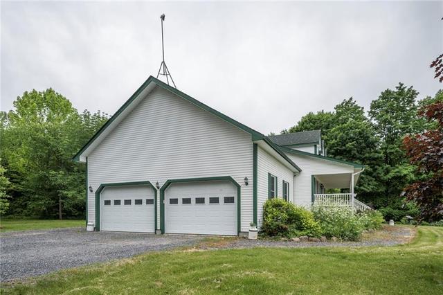 19487 Kenyon Concession 4 Road, House detached with 4 bedrooms, 3 bathrooms and 10 parking in North Glengarry ON | Image 24