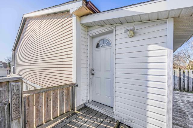 52 Browning Tr, House detached with 3 bedrooms, 2 bathrooms and 3 parking in Barrie ON | Image 9
