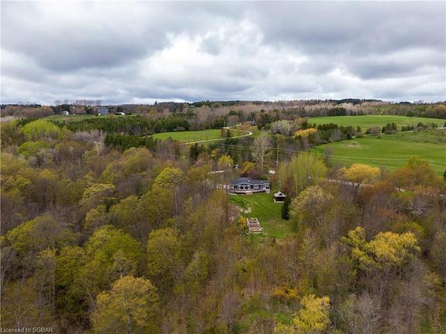 686352 19 Sideroad, House detached with 5 bedrooms, 3 bathrooms and 6 parking in Grey Highlands ON | Image 30