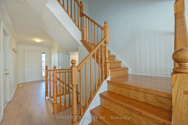 481 Skyline Ave, Townhouse with 3 bedrooms, 4 bathrooms and 2 parking in London ON | Image 11