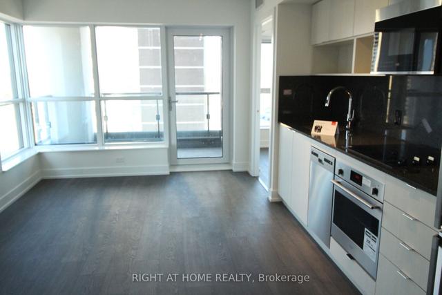 416 - 9 Mabelle Ave S, Condo with 2 bedrooms, 2 bathrooms and 1 parking in Toronto ON | Image 2