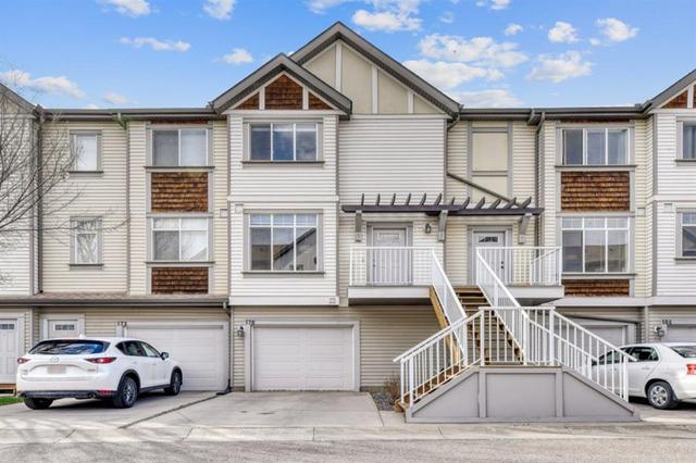176 Copperstone Cove Se, House attached with 2 bedrooms, 1 bathrooms and 2 parking in Calgary AB | Card Image