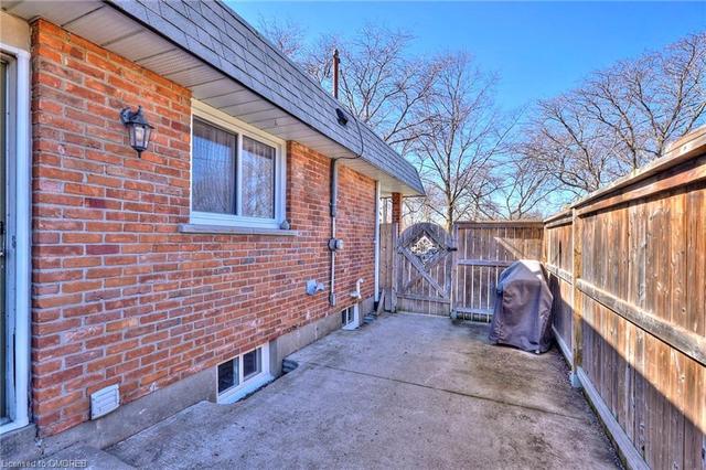 36 Knightwood Drive, House semidetached with 3 bedrooms, 1 bathrooms and 3 parking in St. Catharines ON | Image 7