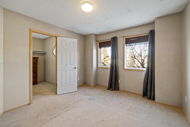 52 Shawbrooke Court Sw, Home with 3 bedrooms, 1 bathrooms and 2 parking in Calgary AB | Image 7