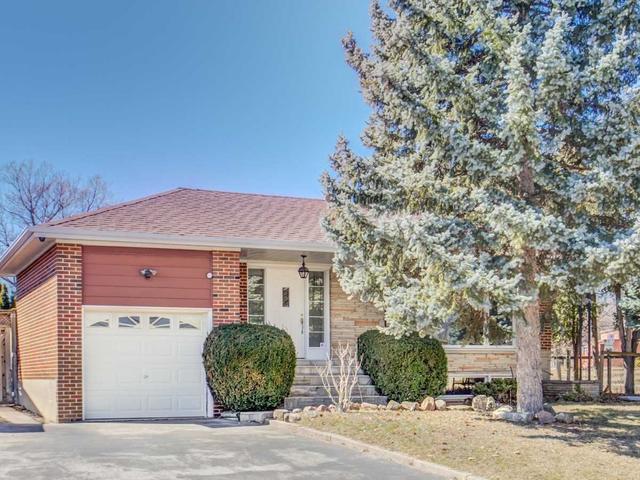 2 Bowerbank Dr, House detached with 3 bedrooms, 2 bathrooms and 5 parking in Toronto ON | Image 1