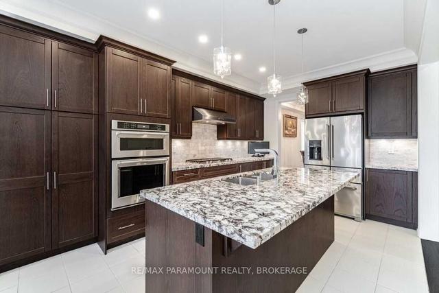 38 Tremblant Cres, House detached with 5 bedrooms, 6 bathrooms and 5 parking in Vaughan ON | Image 6