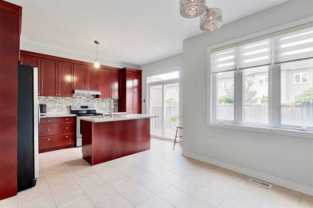 1261 Jezero Cres, House semidetached with 4 bedrooms, 4 bathrooms and 2 parking in Oakville ON | Image 2
