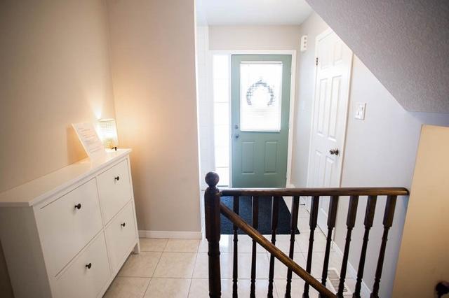 206 English Lane, House detached with 3 bedrooms, 3 bathrooms and 4 parking in Brantford ON | Image 32