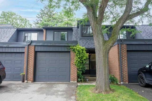 29 - 20 Mineola Rd, Townhouse with 3 bedrooms, 3 bathrooms and 2 parking in Mississauga ON | Image 1