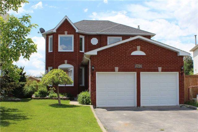 Upper - 2208 Chalmers Cres, House detached with 4 bedrooms, 3 bathrooms and 2 parking in Innisfil ON | Image 1