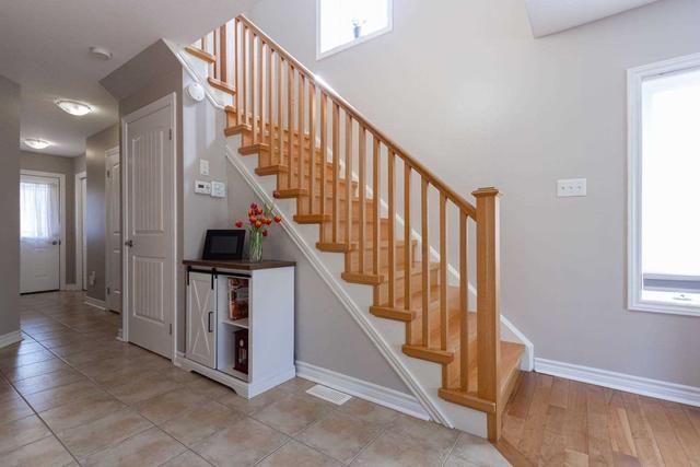 99 Lambeth Way, House attached with 2 bedrooms, 3 bathrooms and 2 parking in Guelph ON | Image 7