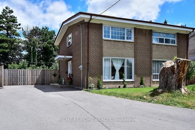 82 Baltray Cres, House semidetached with 3 bedrooms, 2 bathrooms and 6 parking in Toronto ON | Image 1