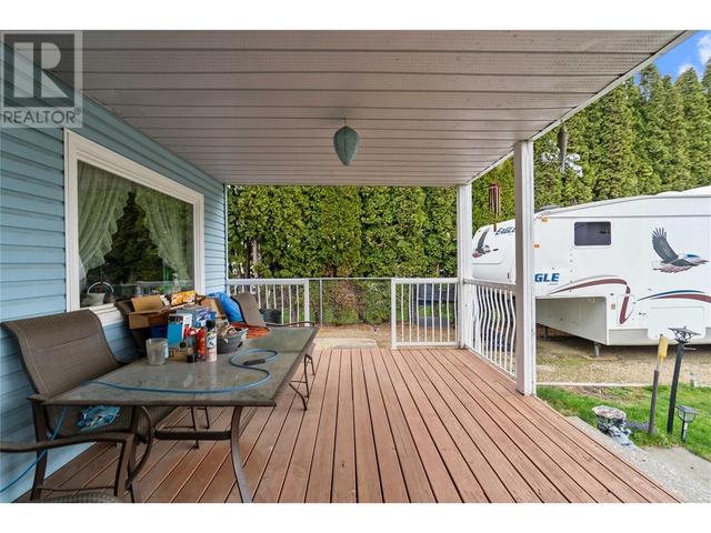821 Cottonwood Avenue, House detached with 4 bedrooms, 3 bathrooms and 2 parking in Sicamous BC | Image 6